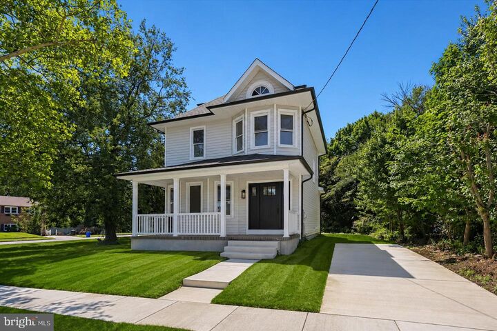 Property Photo:  302 W Washington Avenue  NJ 08049 