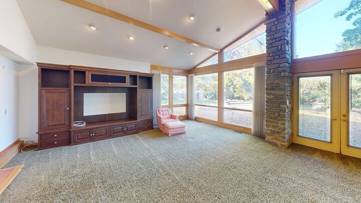 Property Photo: 1350 Brookwood Place OH 43209