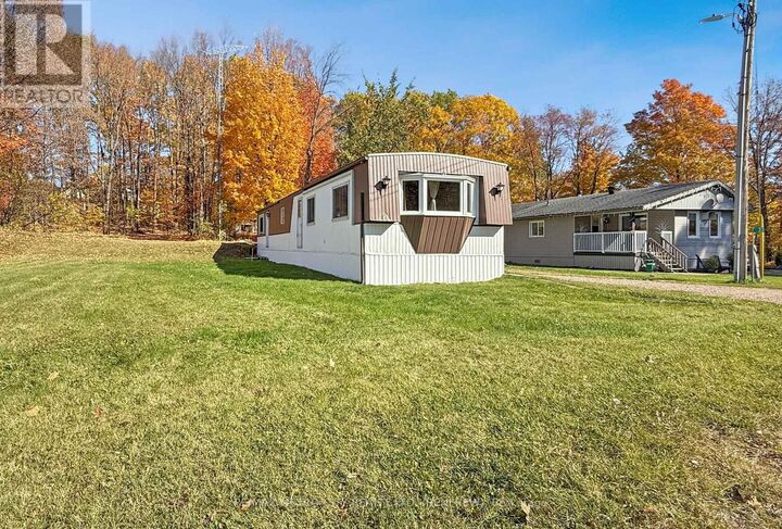 Property Photo: 33 Julie Lane ON K7V 3Z4