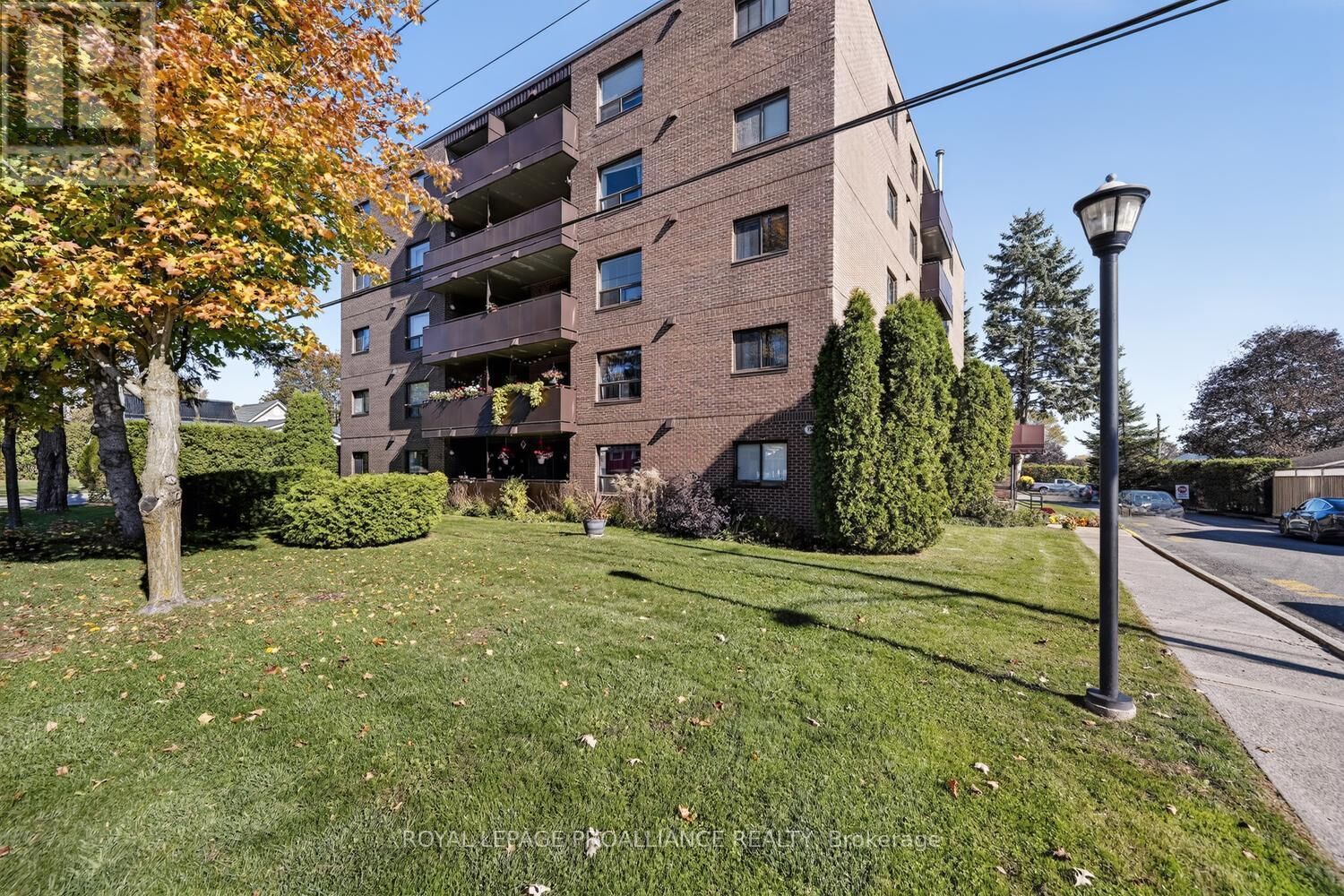 Property Photo:  95 Windsor Drive 303  ON K6V 3H7 