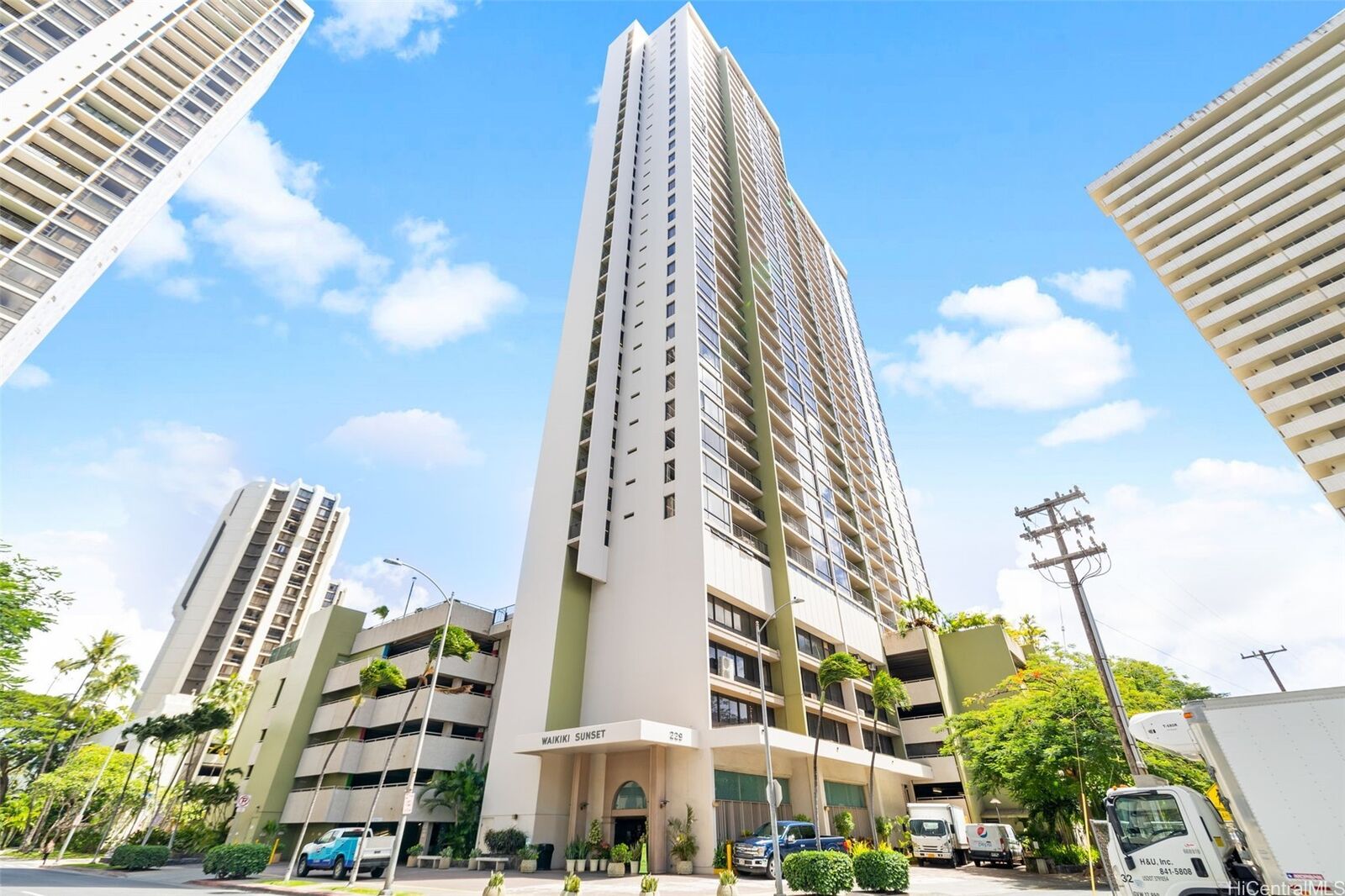 Property Photo:  229 Paoakalani Avenue 1404 (Nuc)  HI 96815 