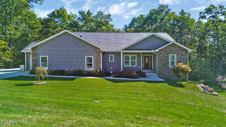 Property Photo: 380 Mountain Preserve Pkwy TN 37723