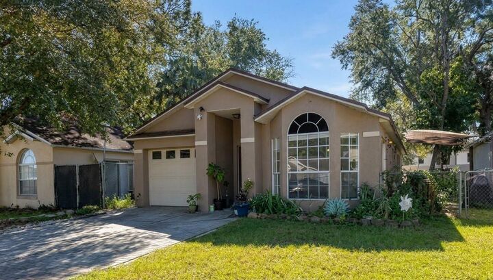 Property Photo:  989 Hamlet Court  FL 32751 
