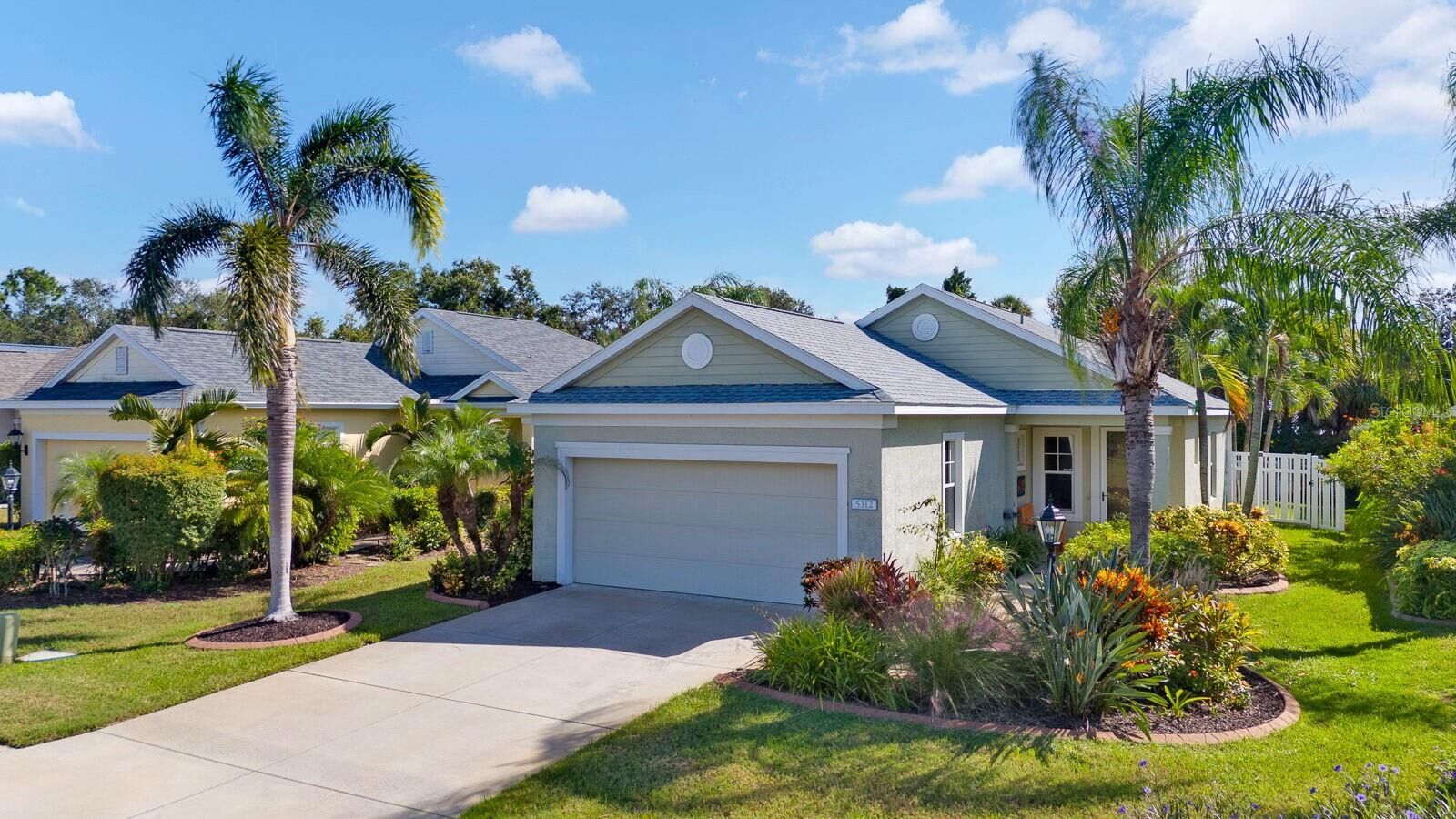 Property Photo:  5312 Aqua Breeze Drive  FL 34208 