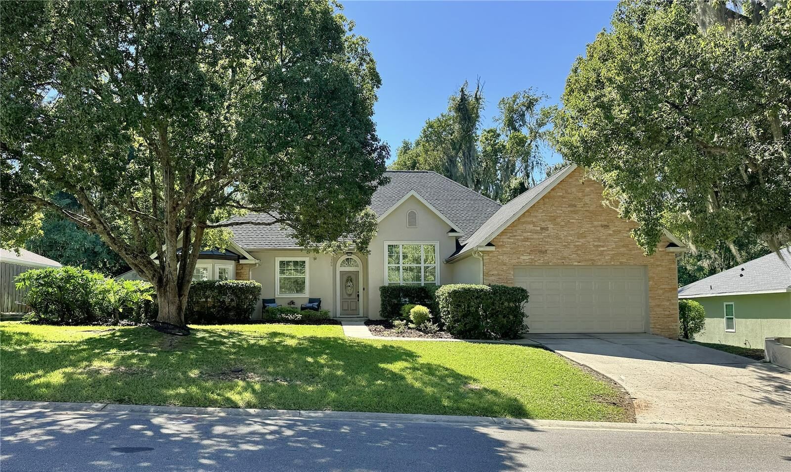 Property Photo:  2406 SE 23rd Place  FL 34471 