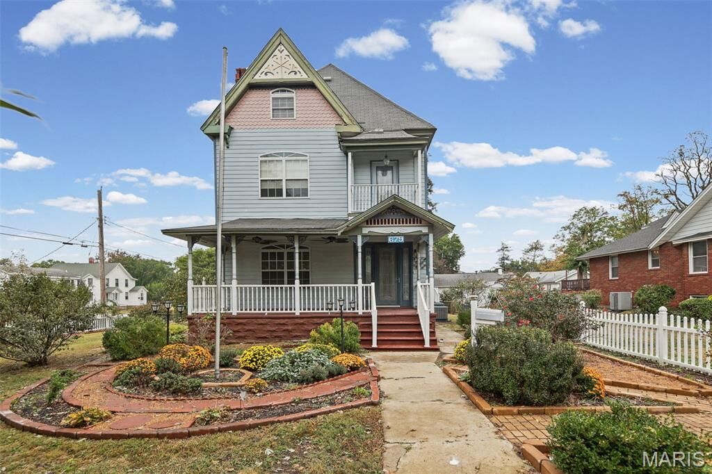 Property Photo:  679 St Louis  IL 62263 