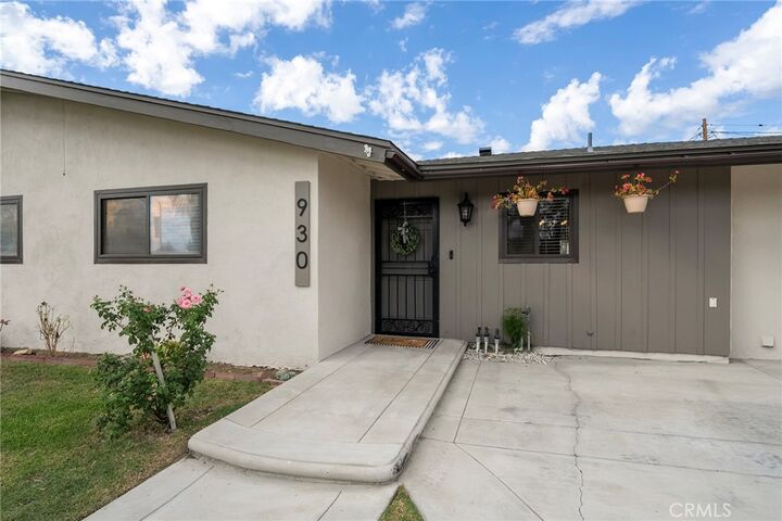 Property Photo:  930 N Riverside Avenue  CA 92376 