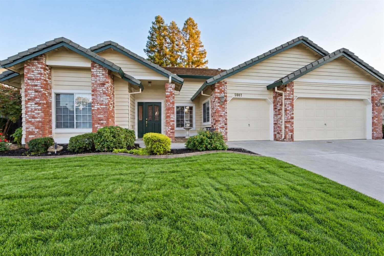 Property Photo:  5907 Blackstone Drive  CA 95765 