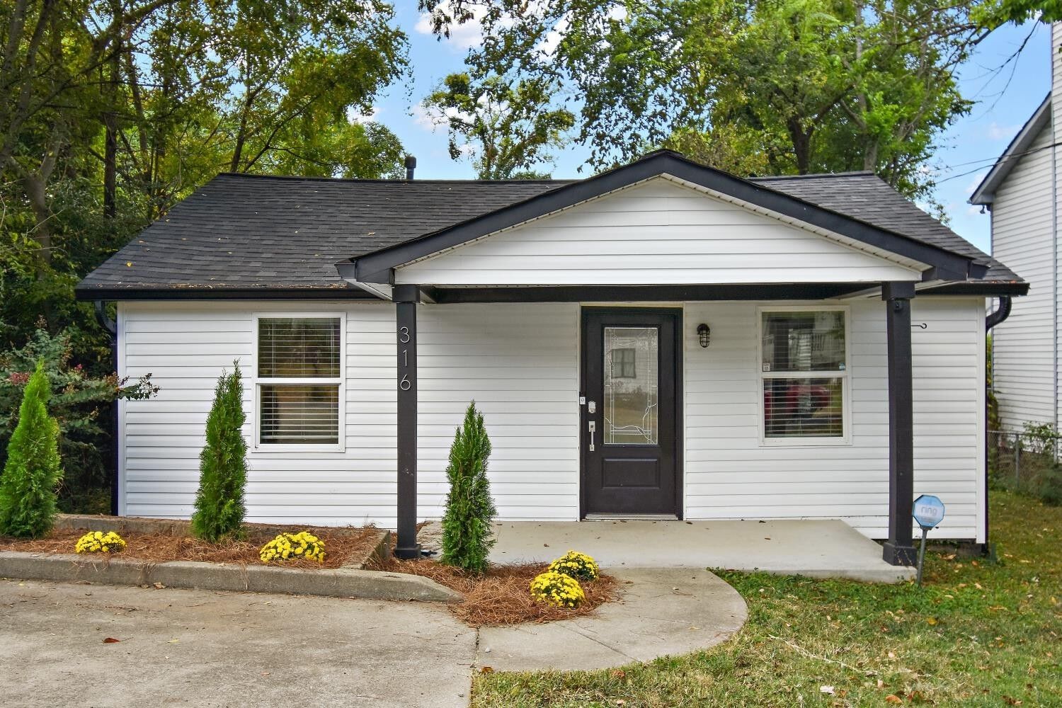 Property Photo:  316 Edwin St  TN 37207 