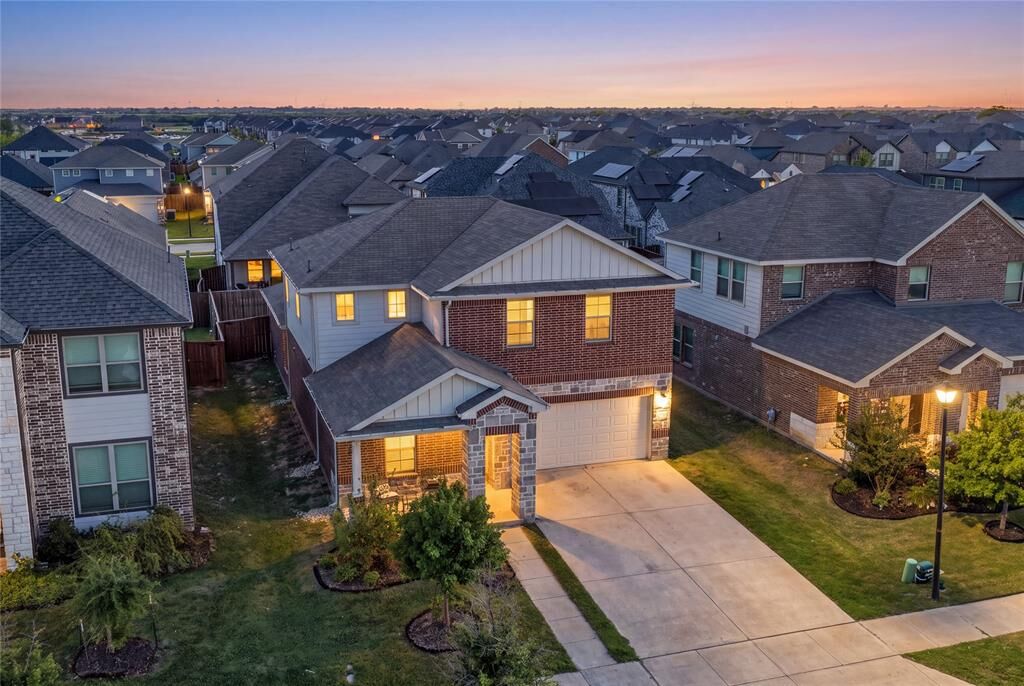 Property Photo:  1323 Black Canyon Avenue  TX 75189 