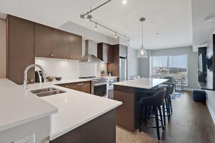 Property Photo:  930 6 Avenue SW 2304  AB T2P 1J3 