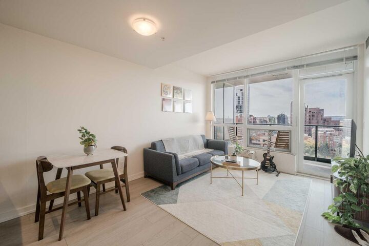Property Photo:  128 2 Street SW 1405  AB T2P 4V9 