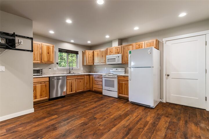 Property Photo: 7943 Apache Drive WA 98266