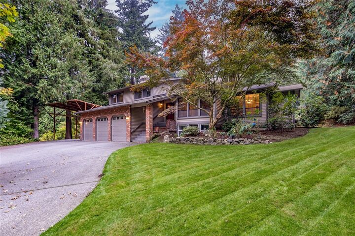 Tri Level Waterfall House for sale in Renton: 17752 SE 173 Place, Renton, WA 98058