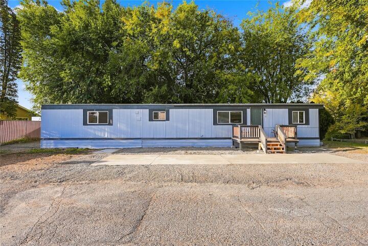 Property Photo:  905 W Cascade Court 59  WA 98926 