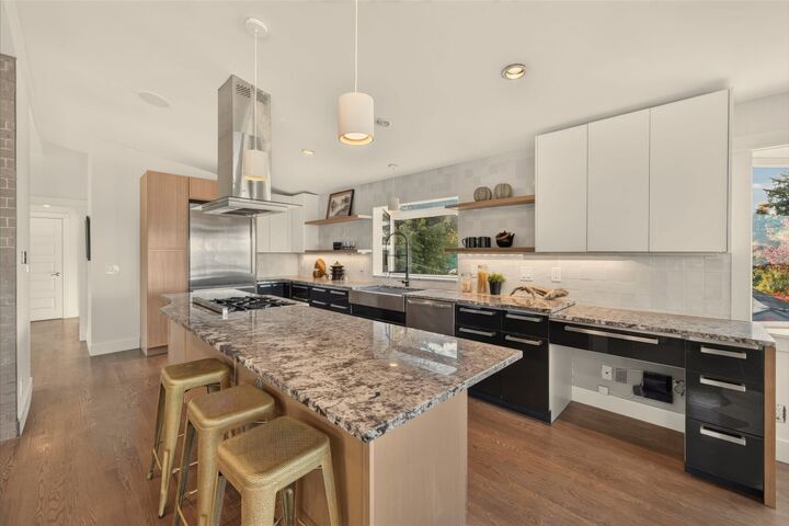 Property Photo:  2516 NW  91st Street  WA 98117 