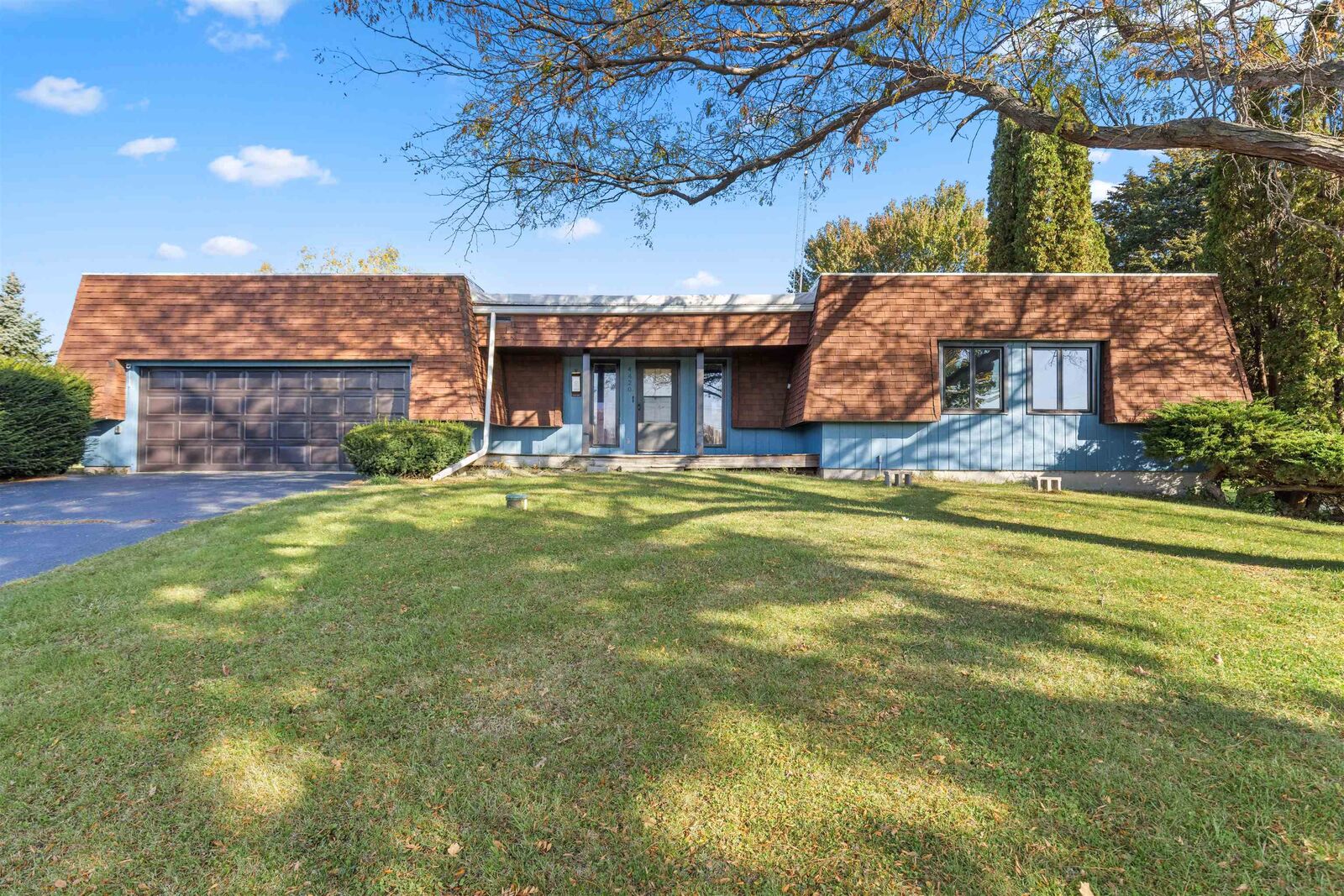 Property Photo:  4420 W Lily Creek Road  IL 61032 