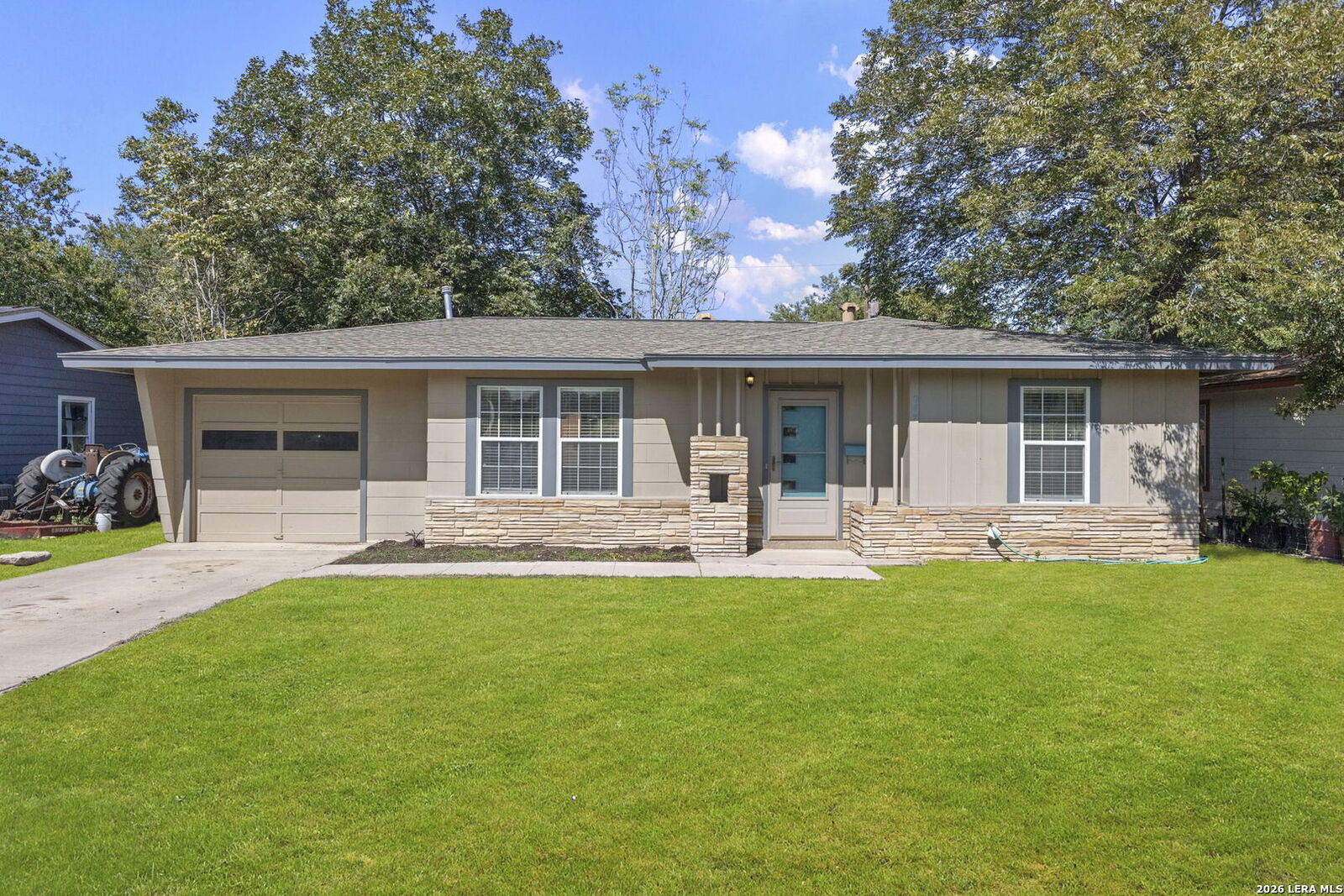 Property Photo: 247 Creath Pl TX 78221