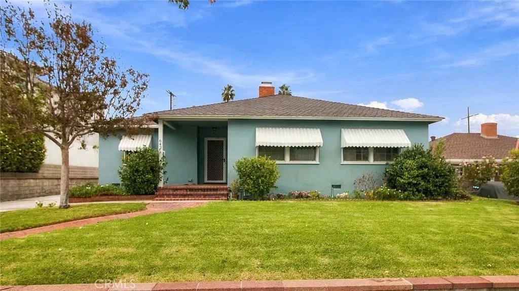 Property Photo:  642 Birmingham Road  CA 91504 
