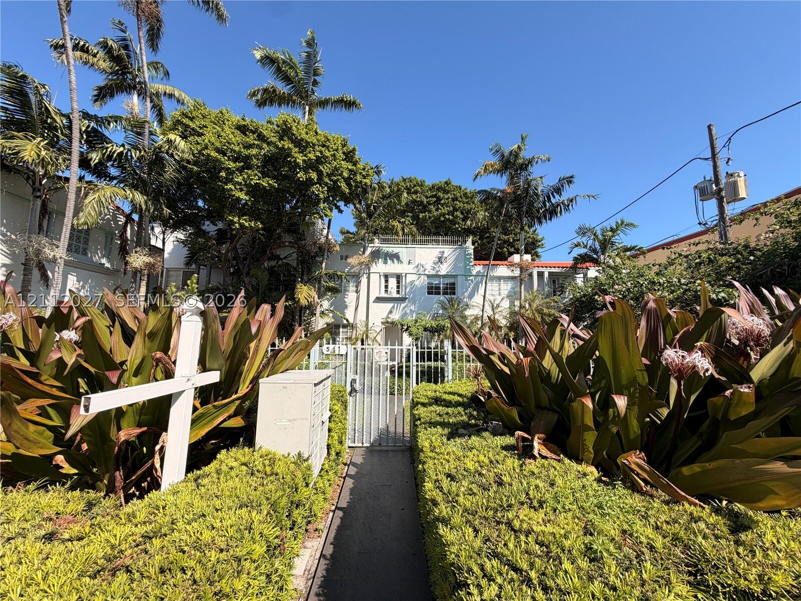 Property Photo:  541 13th St 10  FL 33139 