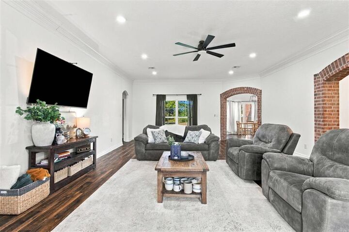 Property Photo:  6940 Abigail Lane  LA 70665 