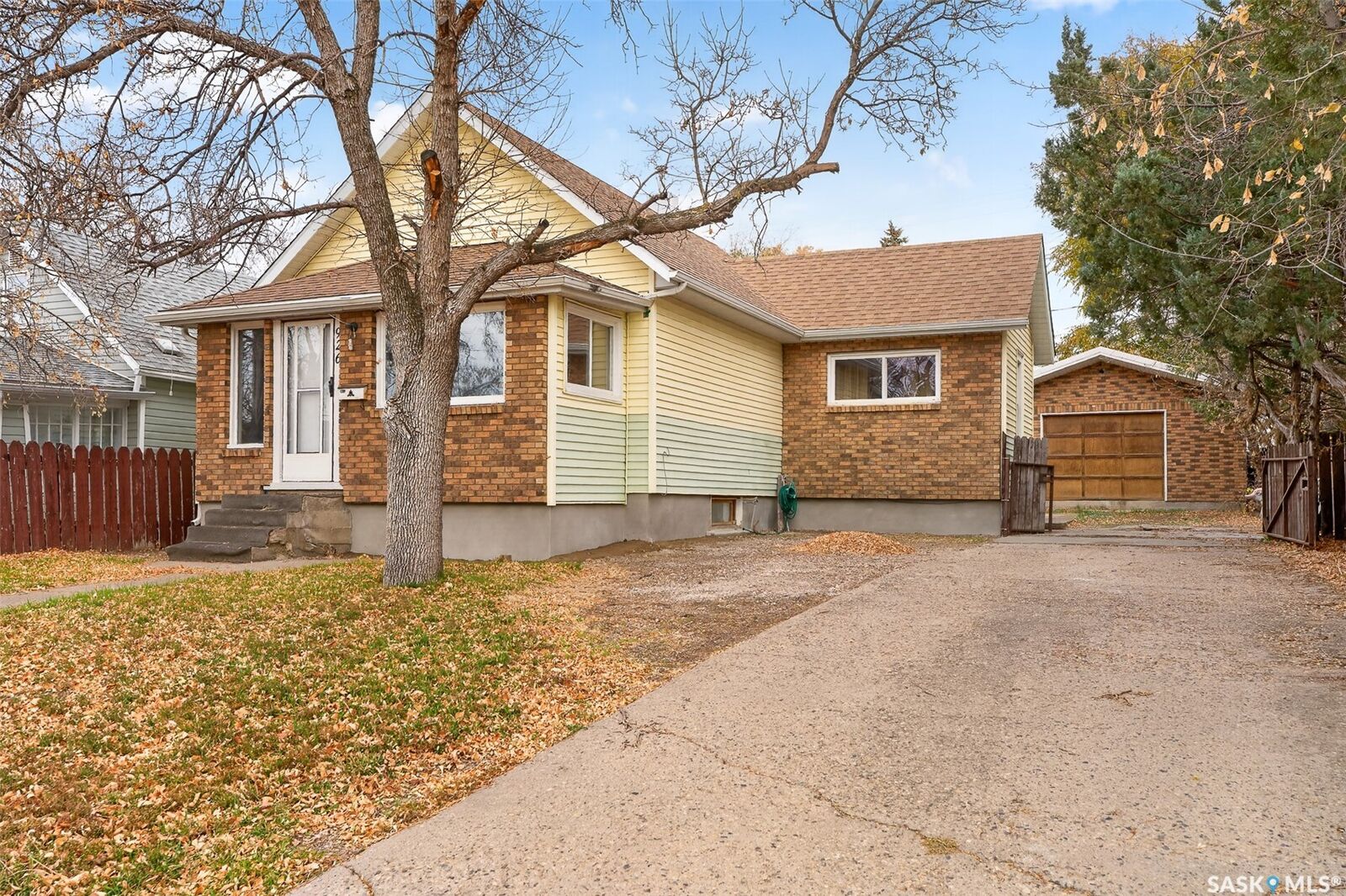 Property Photo:  926 Montgomery Street  SK S6H 2W8 