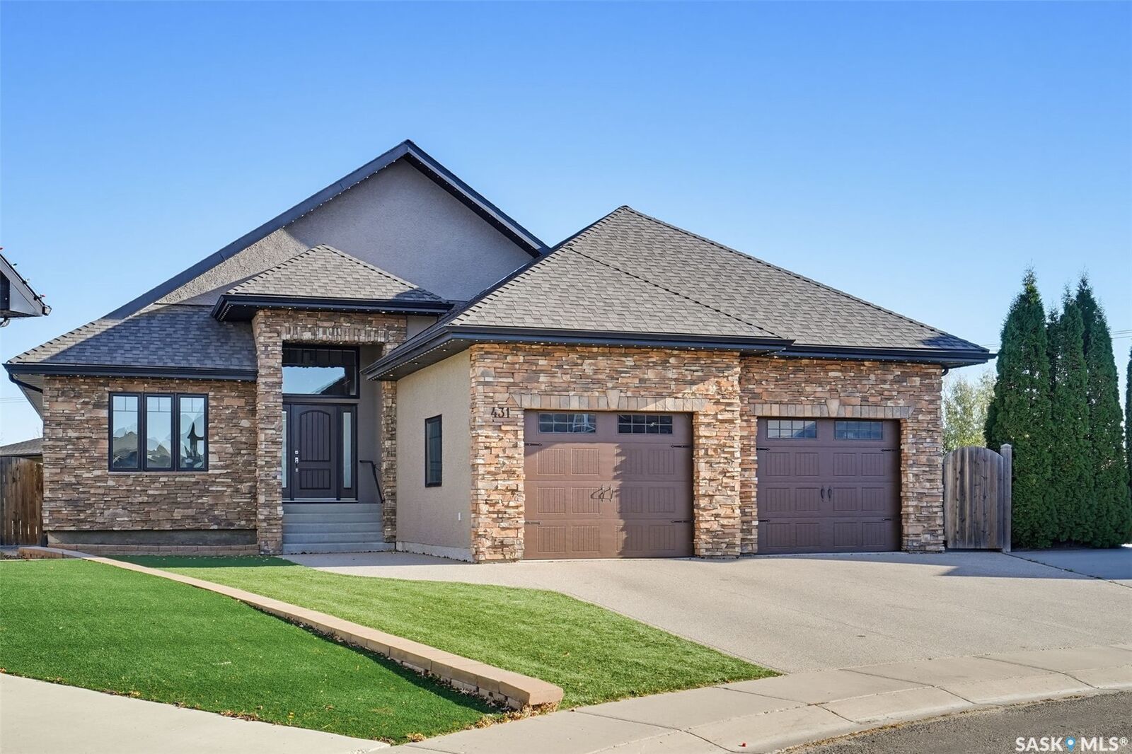 Property Photo:  431 Paton Place  SK S7W 0B8 
