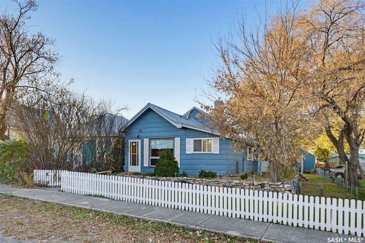 Property Photo: 213 Main Street SK S0K 4Y0
