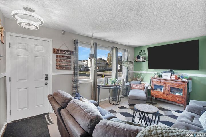 Property Photo: 3887 Miyo-Wâhkôhtowin Road SK S7L 5T1