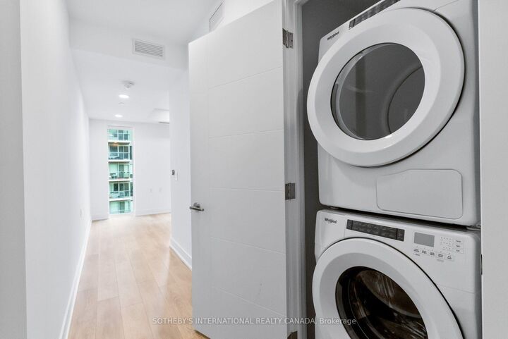 Property Photo:  200 Redpath Avenue 3301  ON M4P 0E6 