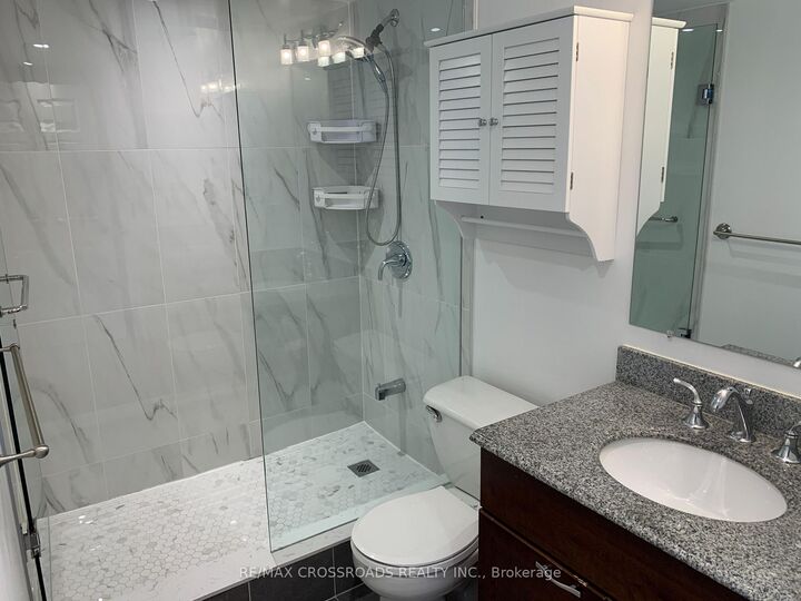 Property Photo:  43 Eglinton Avenue E 1211  ON M4P 1A1 