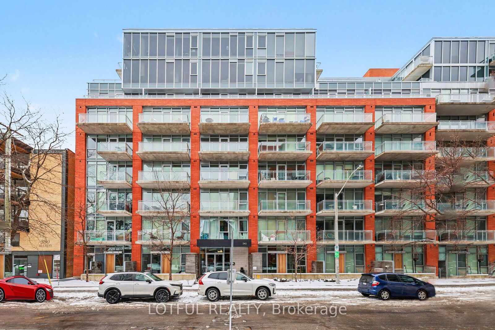 Property Photo: 340 McLeod Street 544 ON K2P 1A4