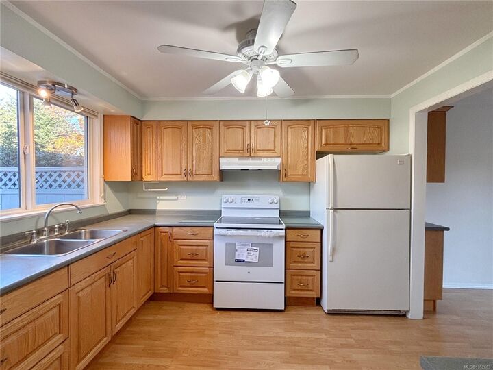 Property Photo:  382 Chamiss Cres  BC V0P 1G0 