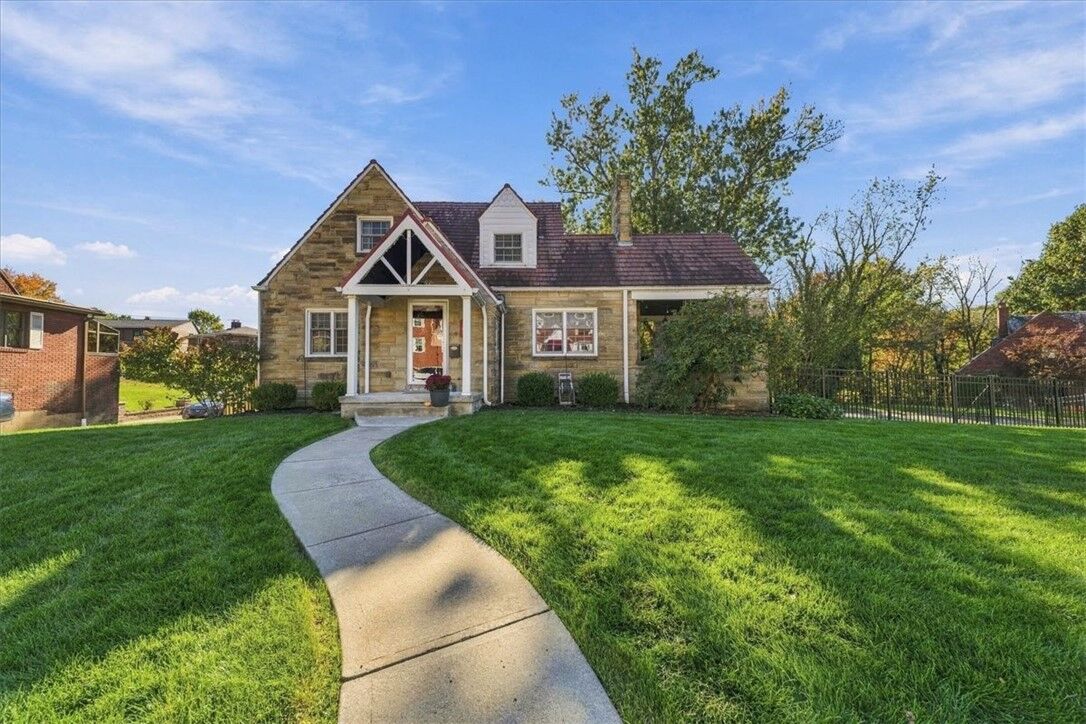 Property Photo: 204 Jackson Cir PA 15229