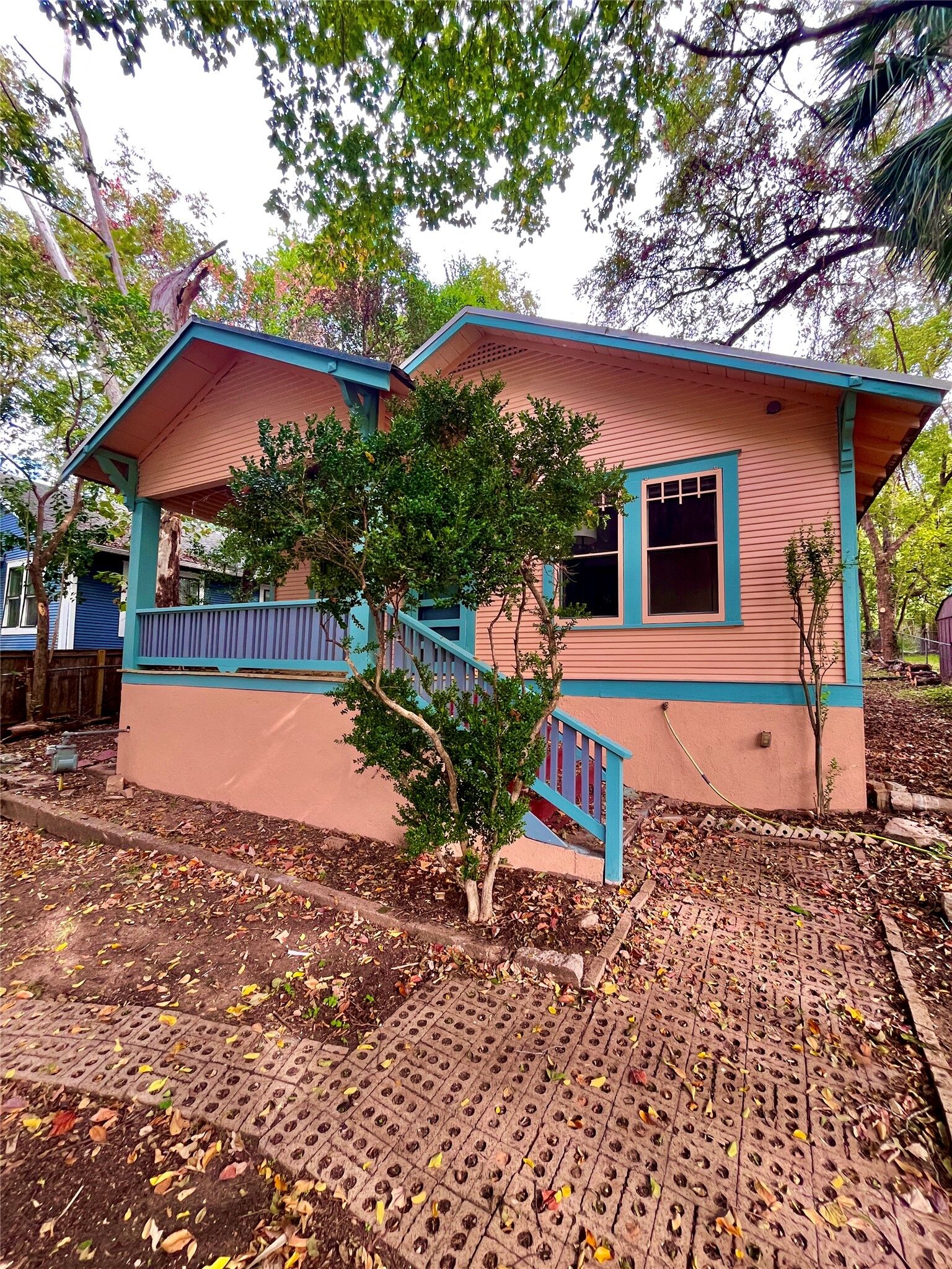 Property Photo: 1208 Taylor Street TX 78702