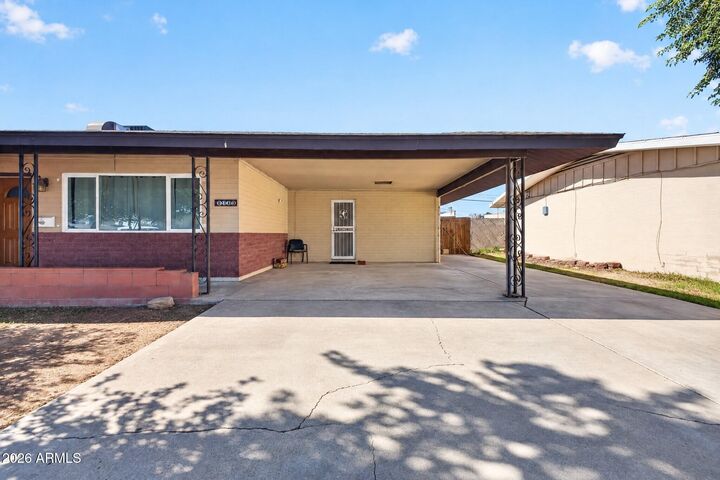 Property Photo: 6230 N 34th Drive AZ 85017