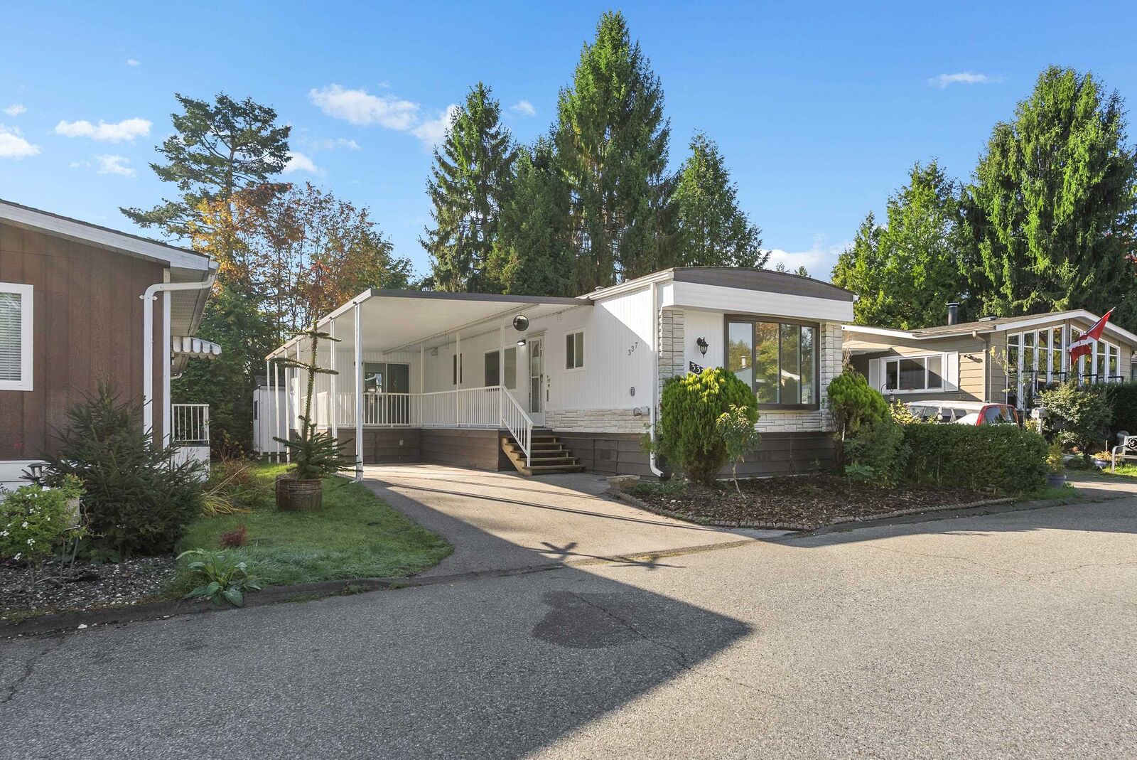 Property Photo: 1840 160 Street 337 BC V4A 4X4