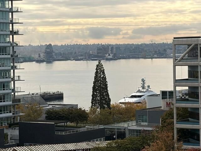 Photo de la propriété:  175 W 1st Street 701  BC V7M 3N9 