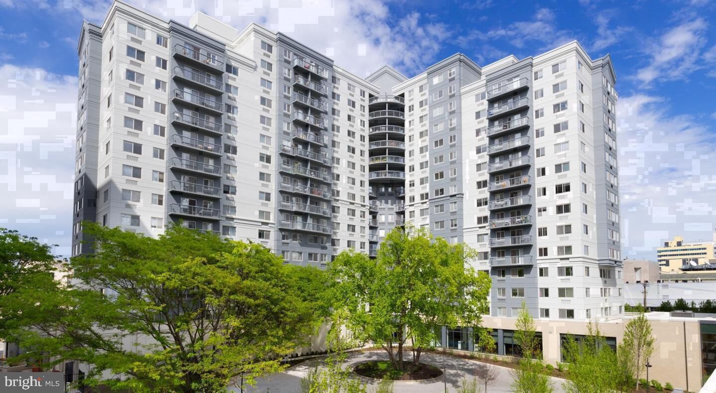 Property Photo:  450 N 18th Street 1210  PA 19130 