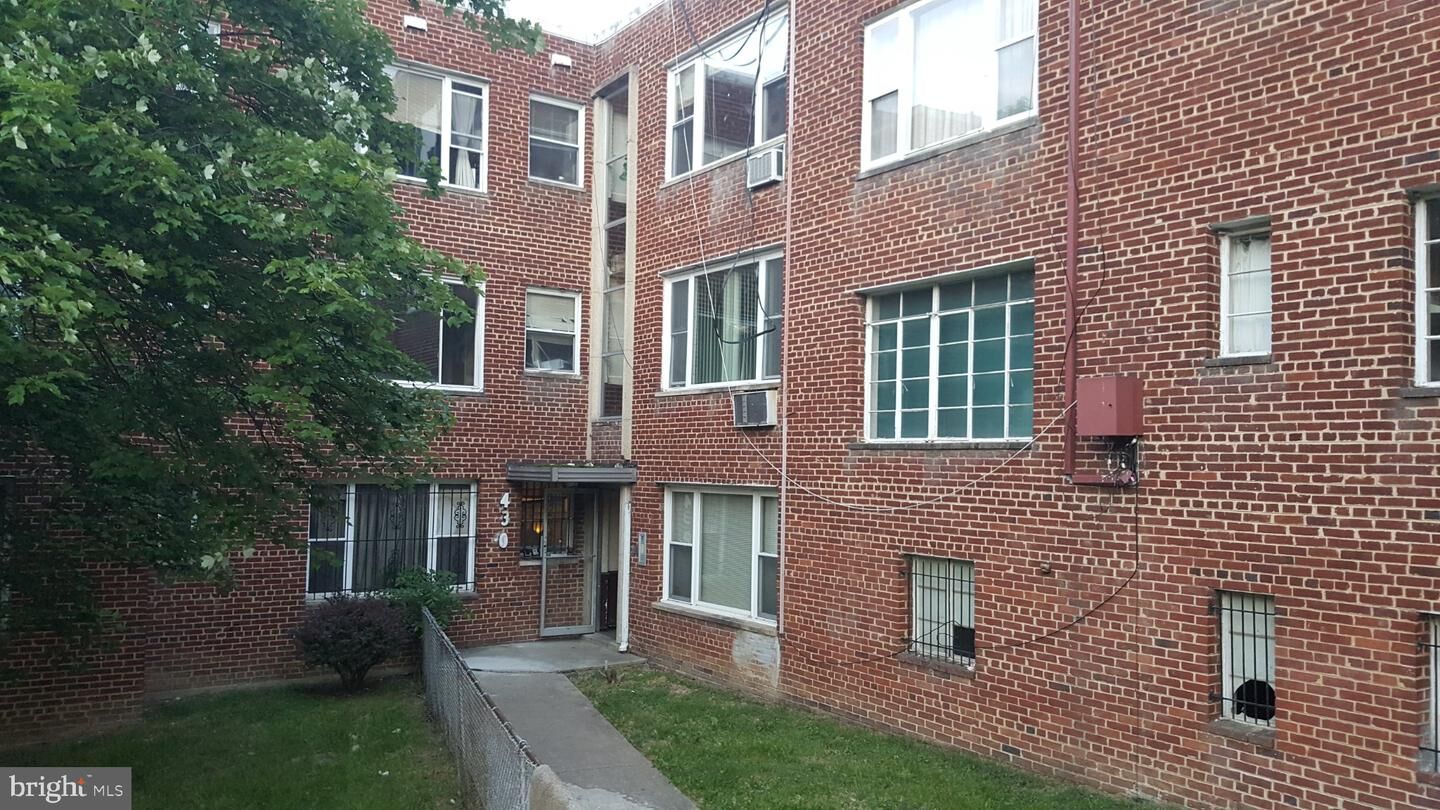 Property Photo: 430 Ridge Road SE 303 DC 20019