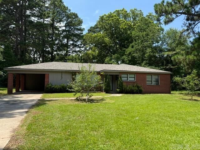 Property Photo: 802 Maple Street AR 71635