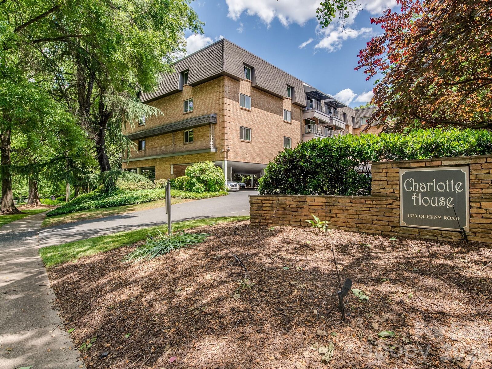 Property Photo: 1323 Queens Road 317 NC 28207
