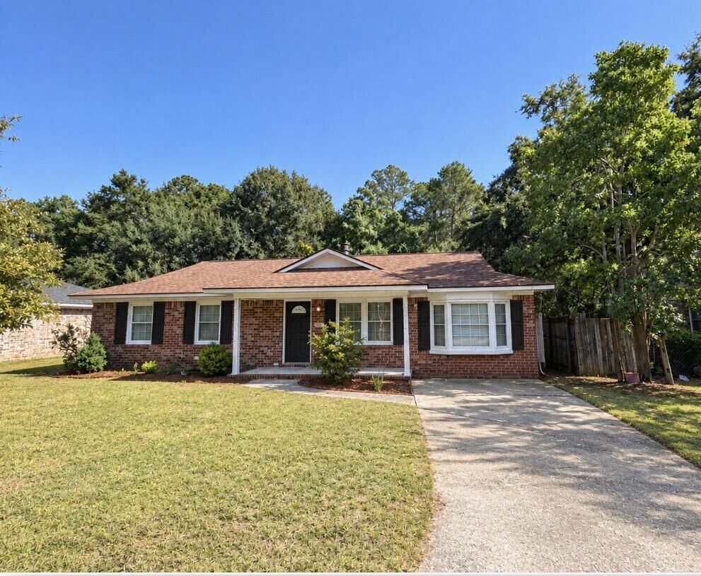 Property Photo: 314 Village Green Circle SC 29486