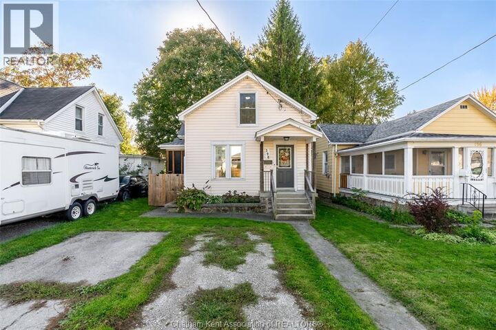 Property Photo:  198 Raleigh Street  ON N7M 2N7 
