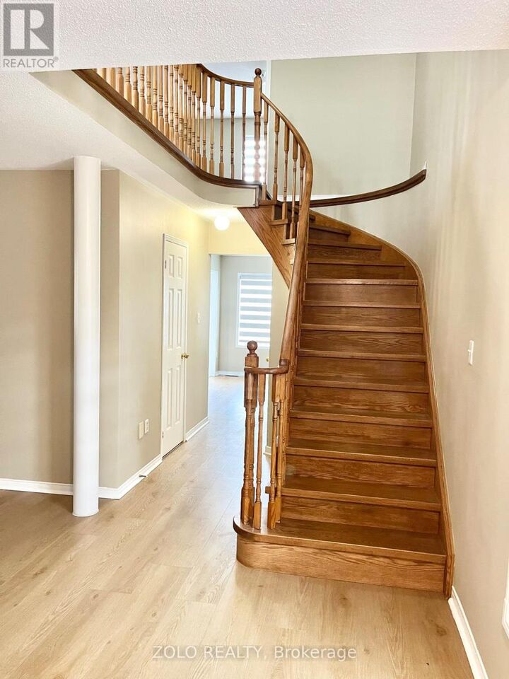 Property Photo:  19 Saddletree Trail  ON L6X 4M5 