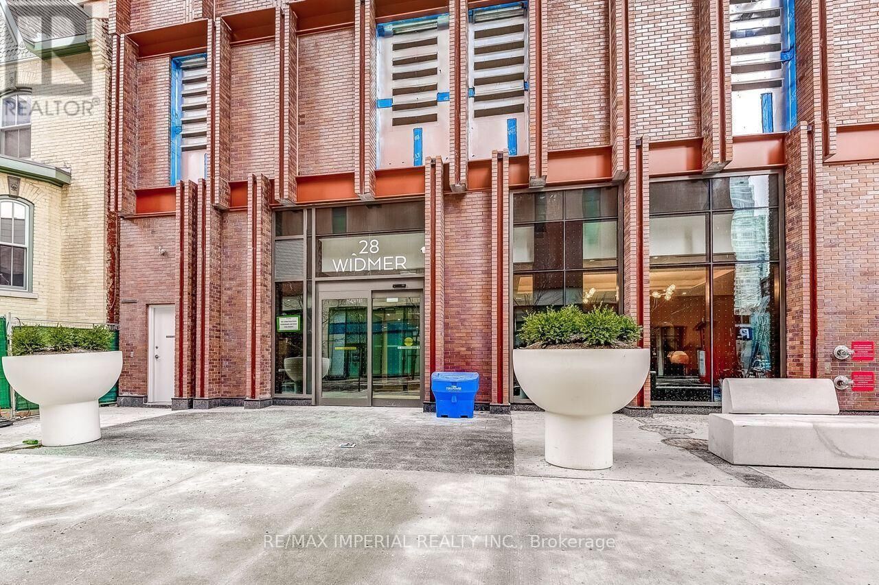 Property Photo:  28 Widmer Street 4521  ON M5V 0T2 