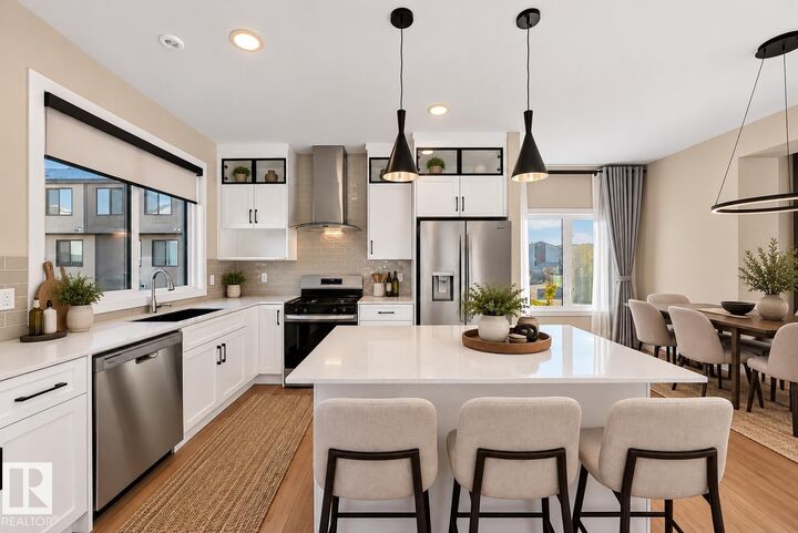 Property Photo: #1 11910 35 Av SW AB T6W 4Z8