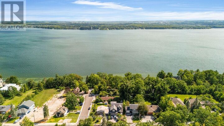 Property Photo:  11 Crestwood Drive  ON L4M 7C8 