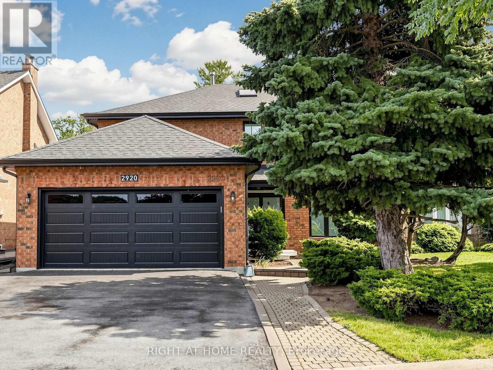 Property Photo: 2920 Kingsway Drive ON L6J 6R2