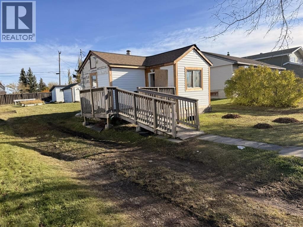 Property Photo:  4909 51 Street  AB T4N 1T7 